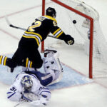 boston briuns scoring during power play against the maple leafs