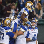 winnipeg bluebombers celebrated third straight win after defeating the redskins 40-32